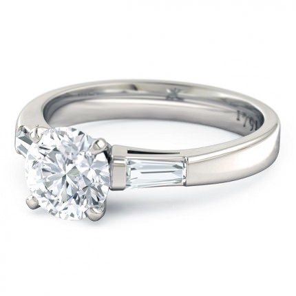 Speranza Round Brilliant Diamond Ring in Platinum 950 AU - Side View