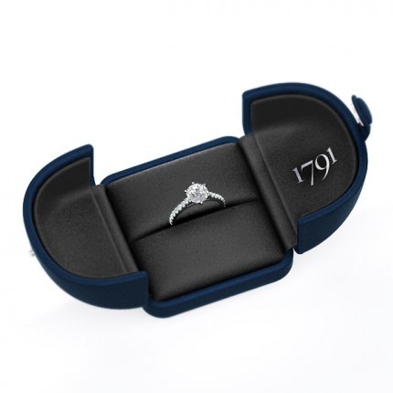 Scintillare Round Brilliant Engagement Ring in 18kt White Gold AU - Box View
