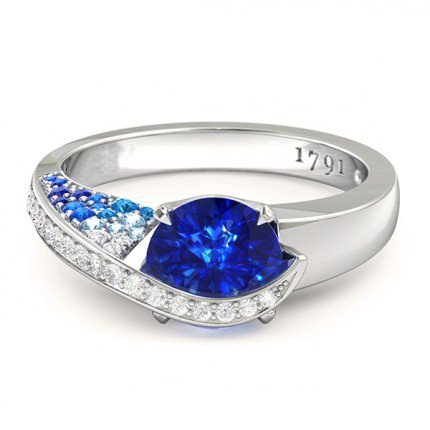 Sky Sapphire Ring in 18kt White Gold AU