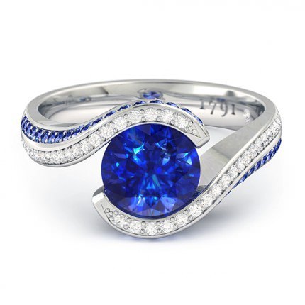 Kya Sapphire Ring in 18kt White Gold AU