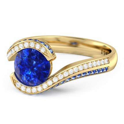 Kya Sapphire Ring in 18kt Yellow Gold AU - Side View