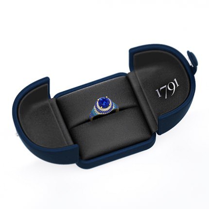 Olympia Sapphire Ring in 18kt Yellow Gold AU - Box View