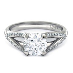 Maia Round Brilliant Engagement Ring in Platinum 950