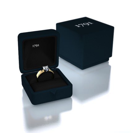 Isa Princess Diamond Ring in 18kt Yellow Gold AU - Box View