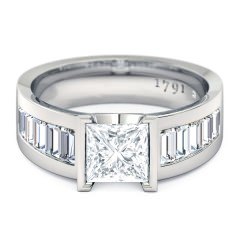 Quadrata Princess Diamond Ring in 18kt White Gold + PT setting